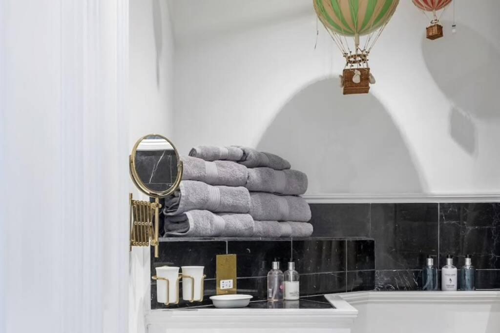 Georgian Apartment Located In The Center Of Bath. Exteriör bild