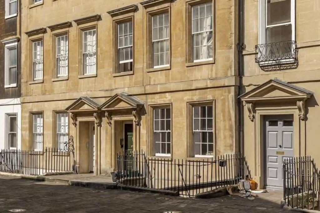 Georgian Apartment Located In The Center Of Bath. Exteriör bild