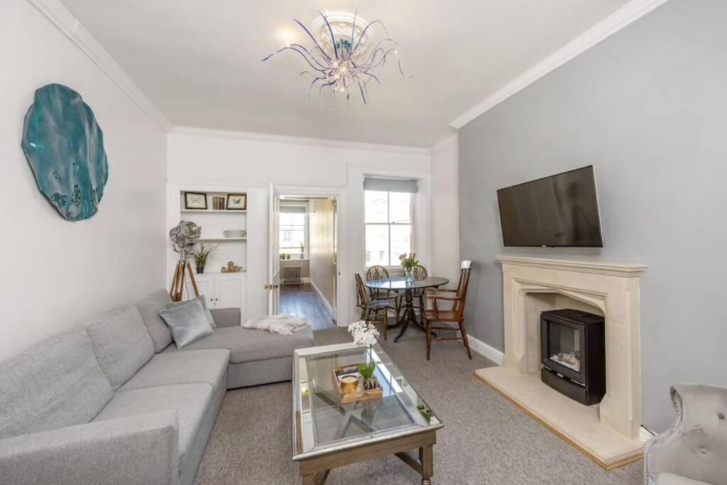 Georgian Apartment Located In The Center Of Bath. Exteriör bild
